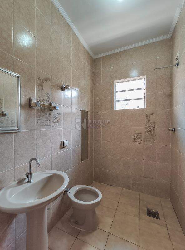 Casa Residencial para aluguel no bairro Jardim Nova Europa: WC social 