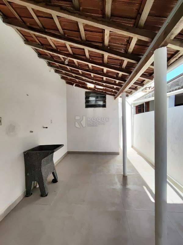 Casa Residencial para aluguel no bairro Parque Hippolyto: Área externa