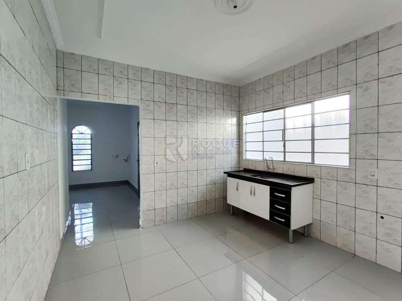 Casa Residencial para aluguel no bairro Parque Hippolyto: Cozinha