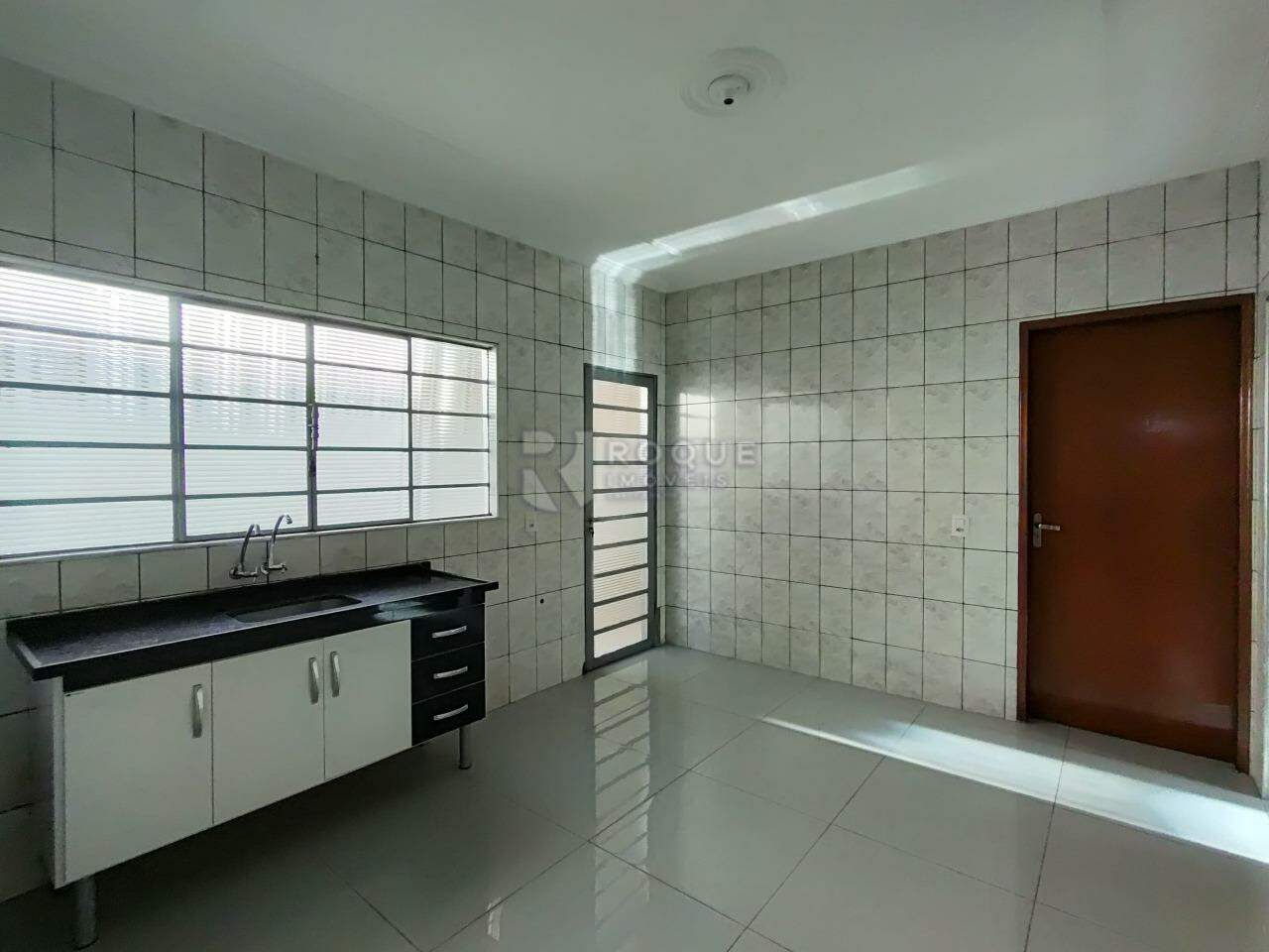Casa Residencial para aluguel no bairro Parque Hippolyto: Cozinha