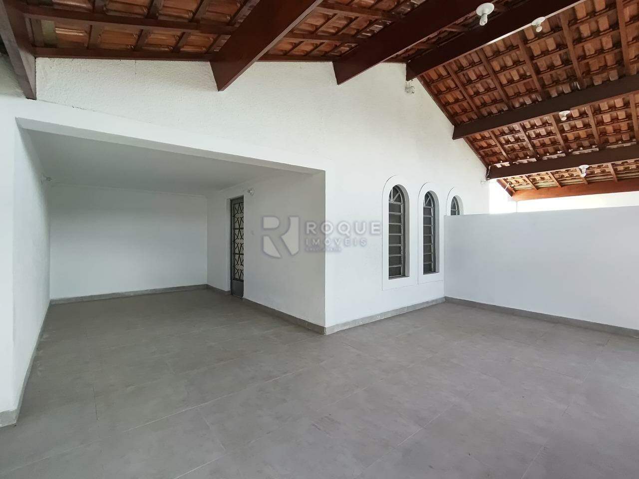 Casa Residencial para aluguel no bairro Parque Hippolyto: Garagem
