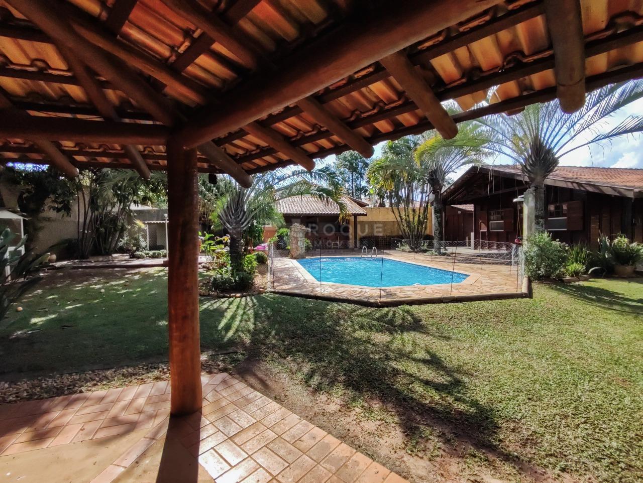 Casa em condomínio à venda no bairro Jardim Colonial: ÁREA EXTERNA