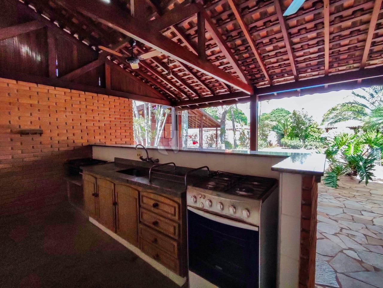 Casa em condomínio à venda no bairro Jardim Colonial: CHURRASQUEIRA