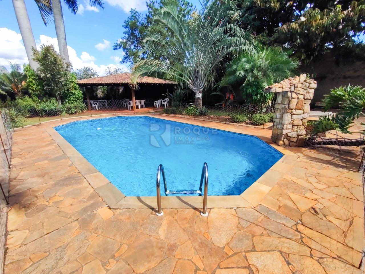 Casa em condomínio à venda no bairro Jardim Colonial: PISCINA