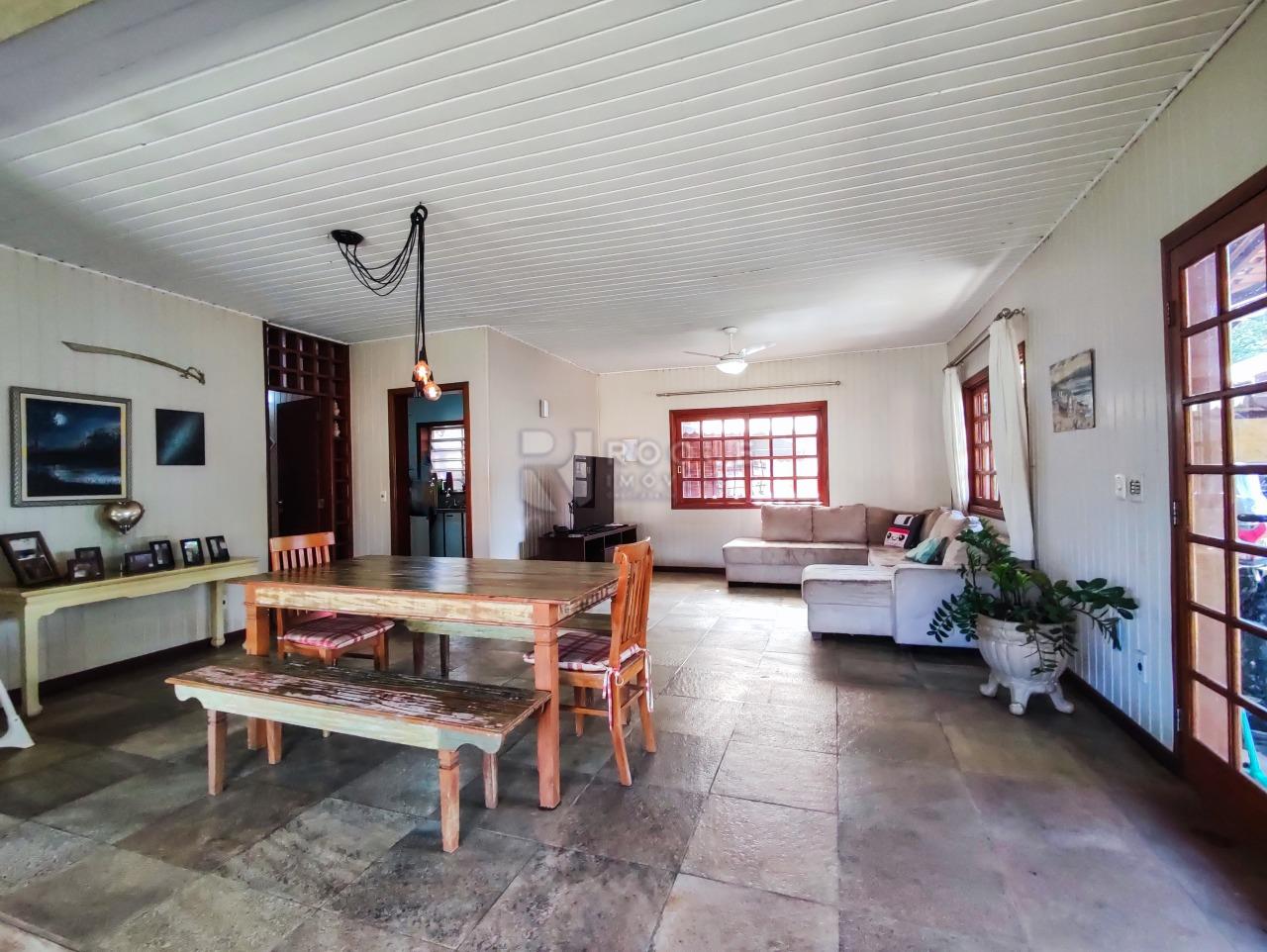 Casa em condomínio à venda no bairro Jardim Colonial: SALAS