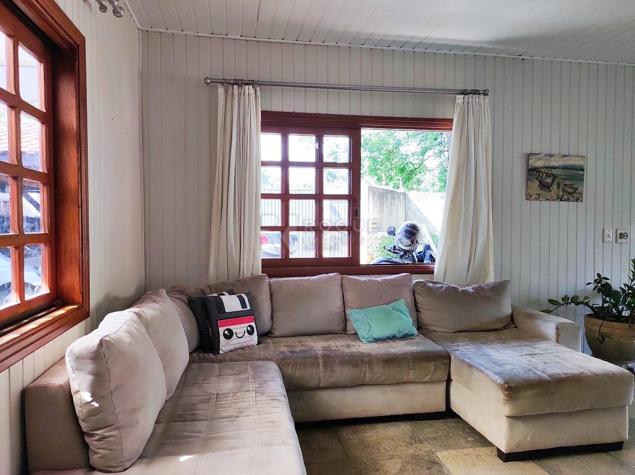 Casa em condomínio à venda no bairro Jardim Colonial: SALA DE ESTAR