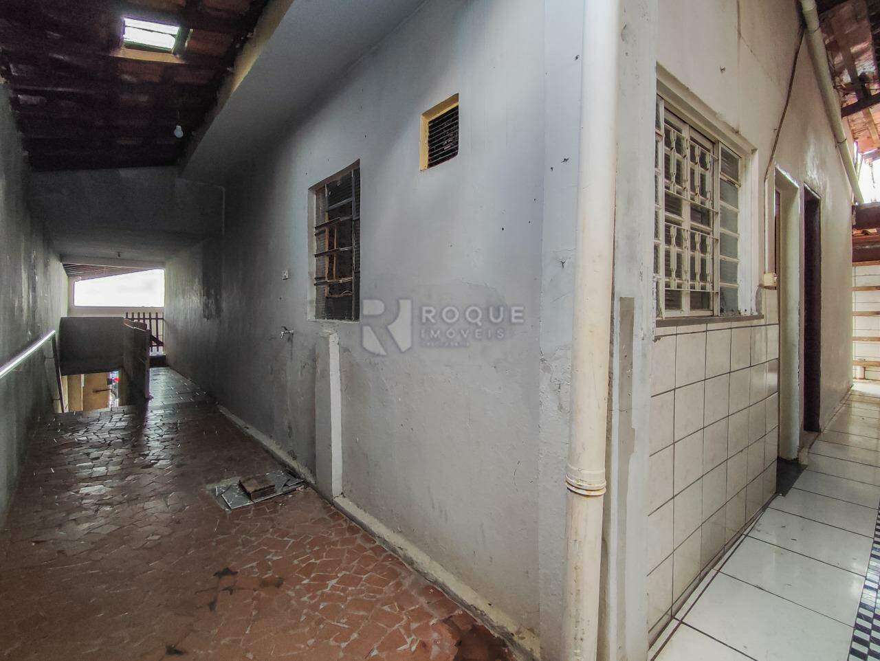 Casa Residencial à venda no bairro Jardim Planalto: CORREDOR EXTERNO