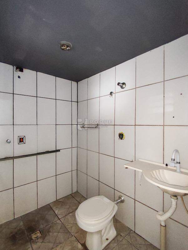 Casa Residencial à venda no bairro Jardim Planalto: BANHEIRO SOCIAL EDÍCULA