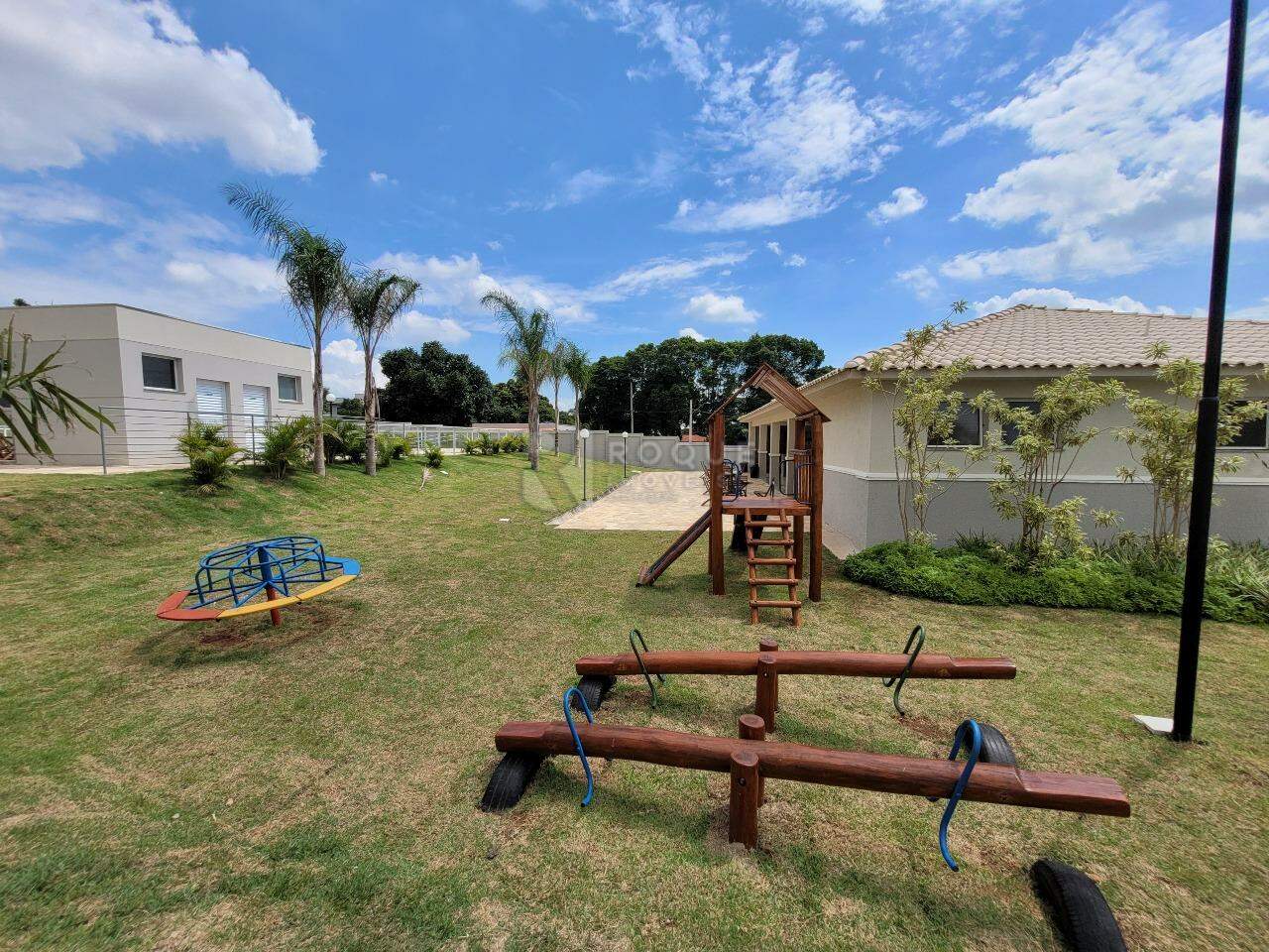 Apartamento para aluguel no bairro Vale das Esmeraldas: Playground