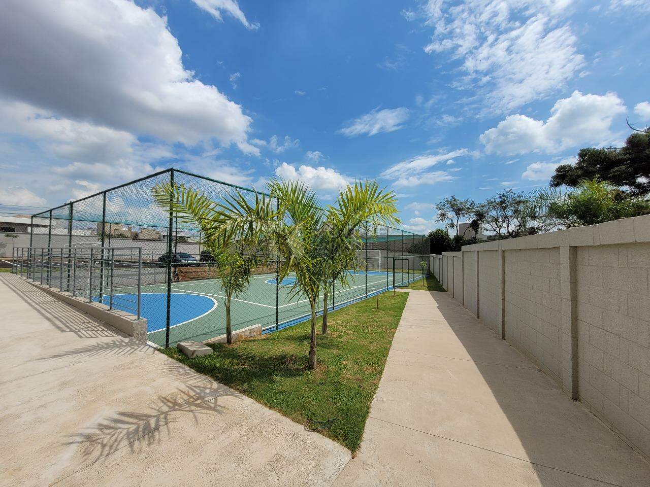 Apartamento para aluguel no bairro Vale das Esmeraldas: Quadra