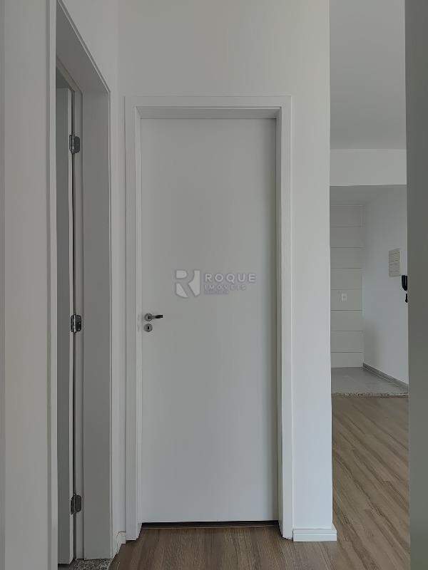 Apartamento para aluguel no bairro Vale das Esmeraldas: Hall