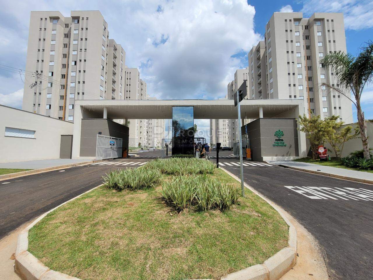 Apartamento para aluguel no bairro Vale das Esmeraldas: Fachada
