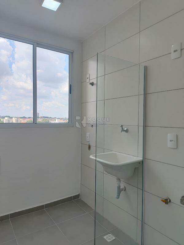 Apartamento para aluguel no bairro Vale das Esmeraldas: Lavanderia 