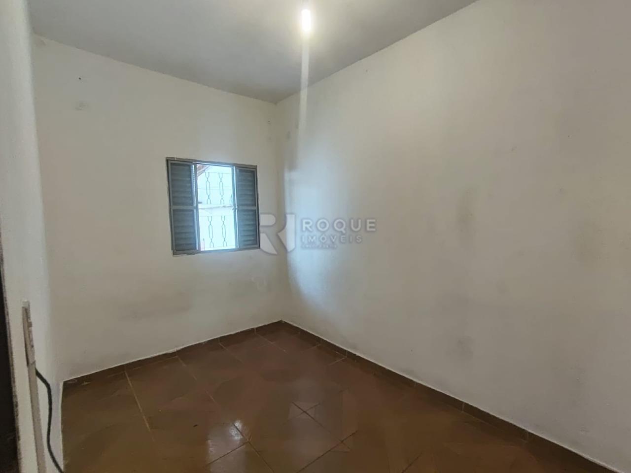 Casa com salão para aluguel no bairro Jardim São Francisco: Dormitório 2