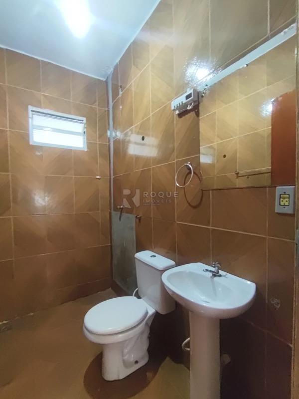 Casa com salão para aluguel no bairro Jardim São Francisco: WC