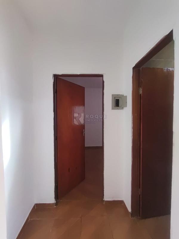 Casa com salão para aluguel no bairro Jardim São Francisco: Hall