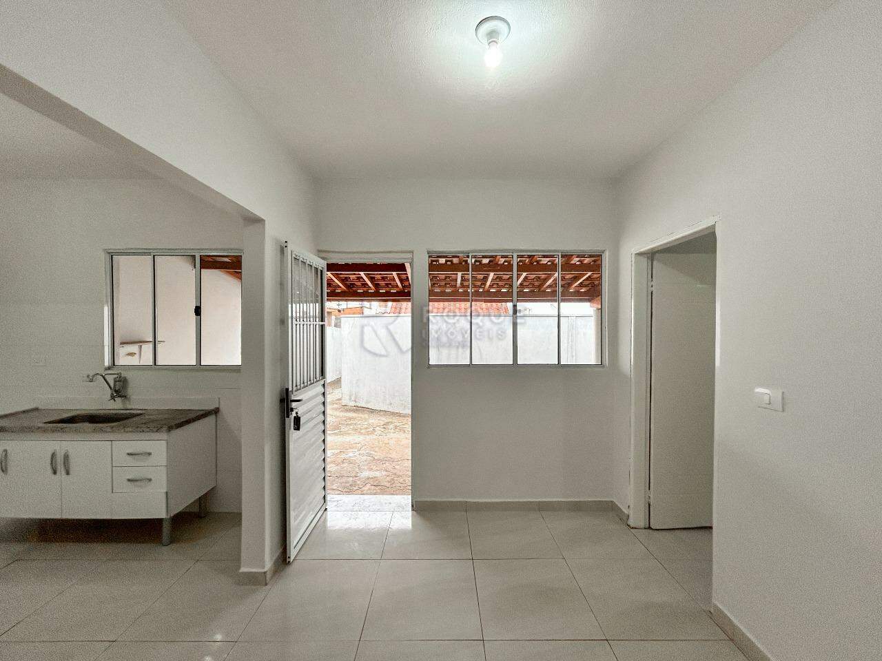 Casa Residencial para aluguel no bairro Jardim São Francisco: Sala 