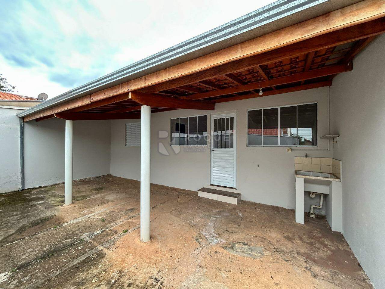 Casa Residencial para aluguel no bairro Jardim São Francisco: Área da frente 