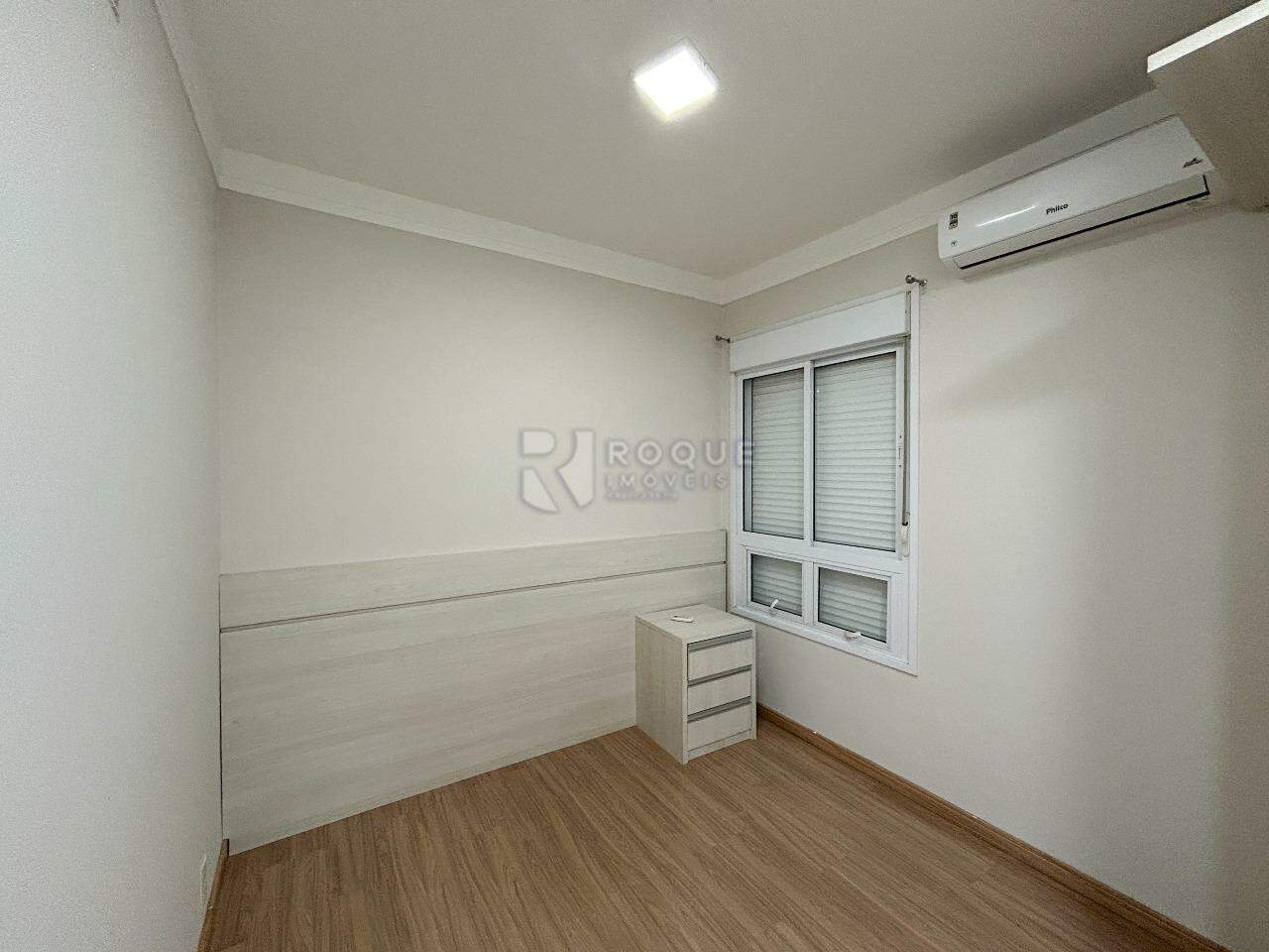Apartamento para aluguel no bairro Vila Santa Rosália: Dormitório 3 suíte