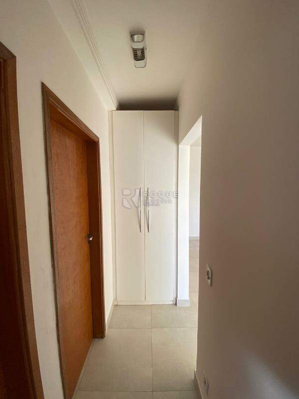 Apartamento para aluguel no bairro Parque Egisto Ragazzo: Hall dos dormitórios