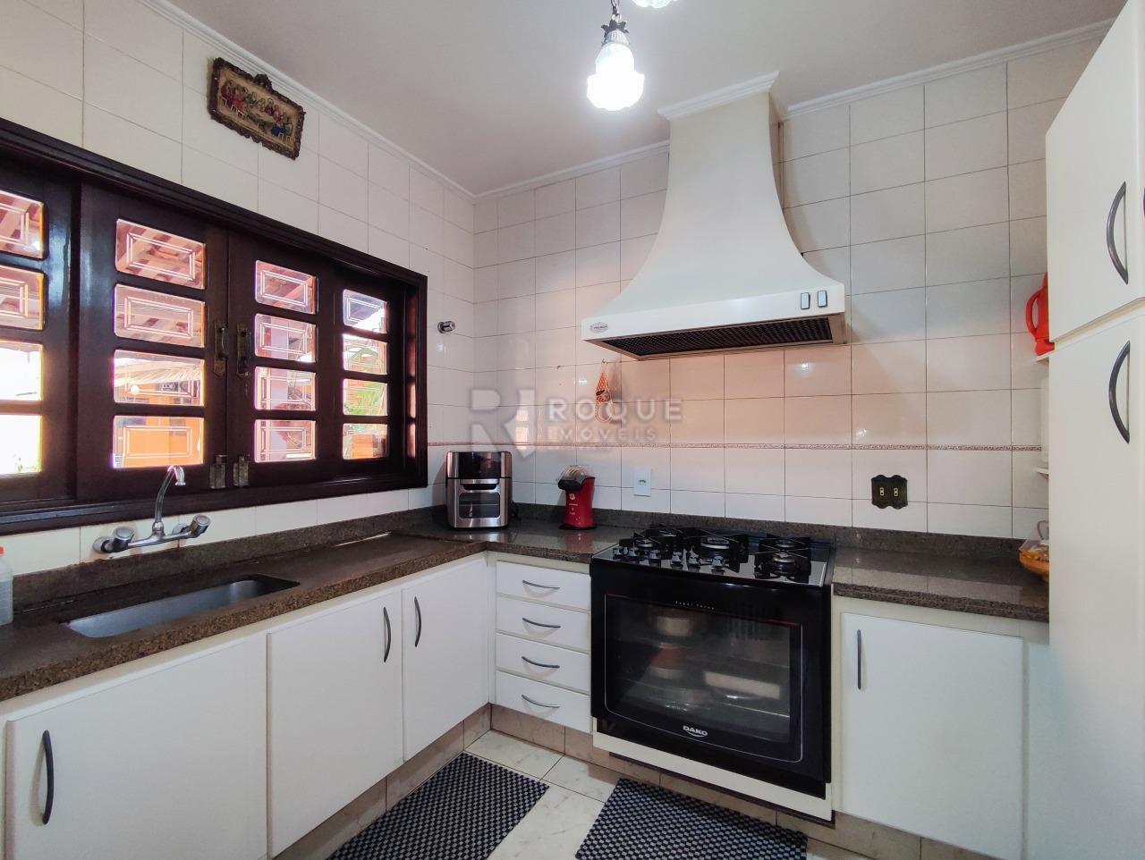 Casa Residencial à venda no bairro Jardim Nereide: COZINHA