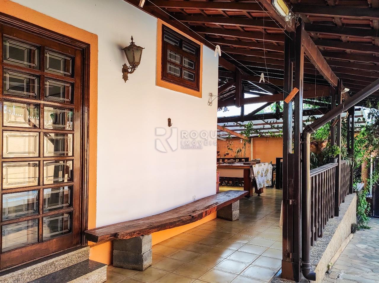 Casa Residencial à venda no bairro Jardim Nereide: VARANDA