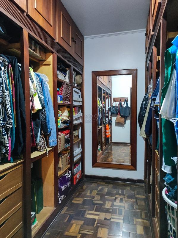 Casa Residencial à venda no bairro Jardim Nereide: CLOSET SUÍTE 3
