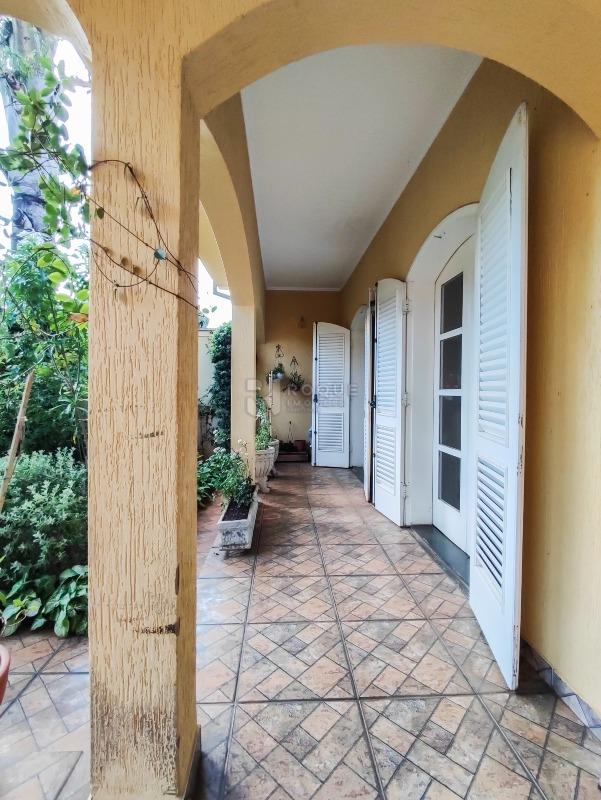 Casa Residencial à venda no bairro Vila Primavera: VARANDA