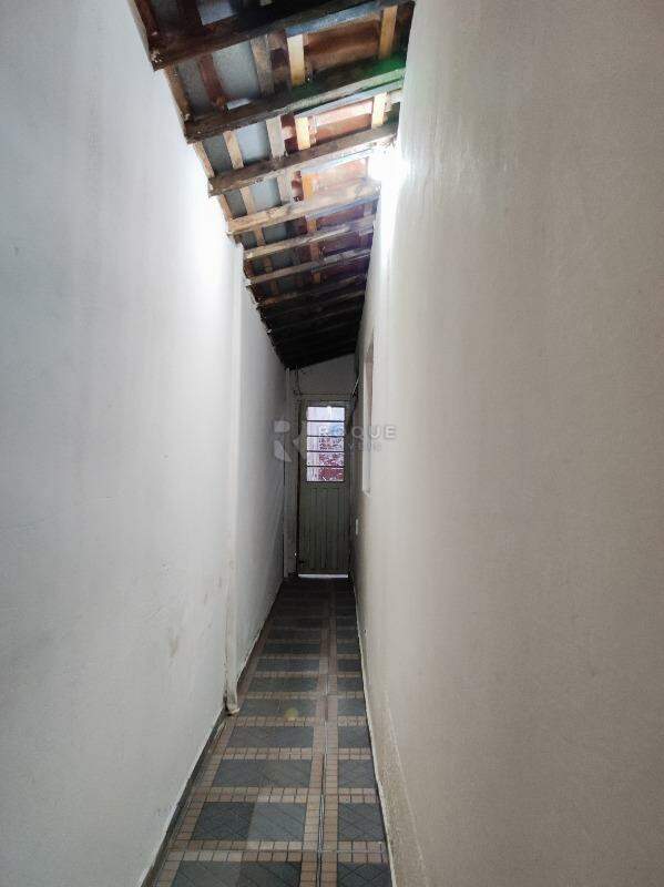 Casa Residencial à venda no bairro Parque Nossa Senhora das Dores: CORREDOR LATERAL