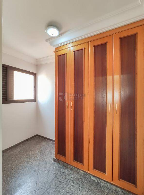 Apartamento para aluguel no bairro Centro: Dormitório fundo
