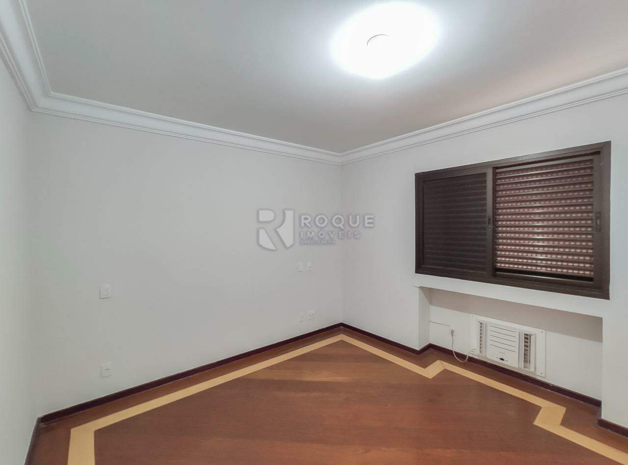 Apartamento para aluguel no bairro Centro: Dormitório 3 suíte