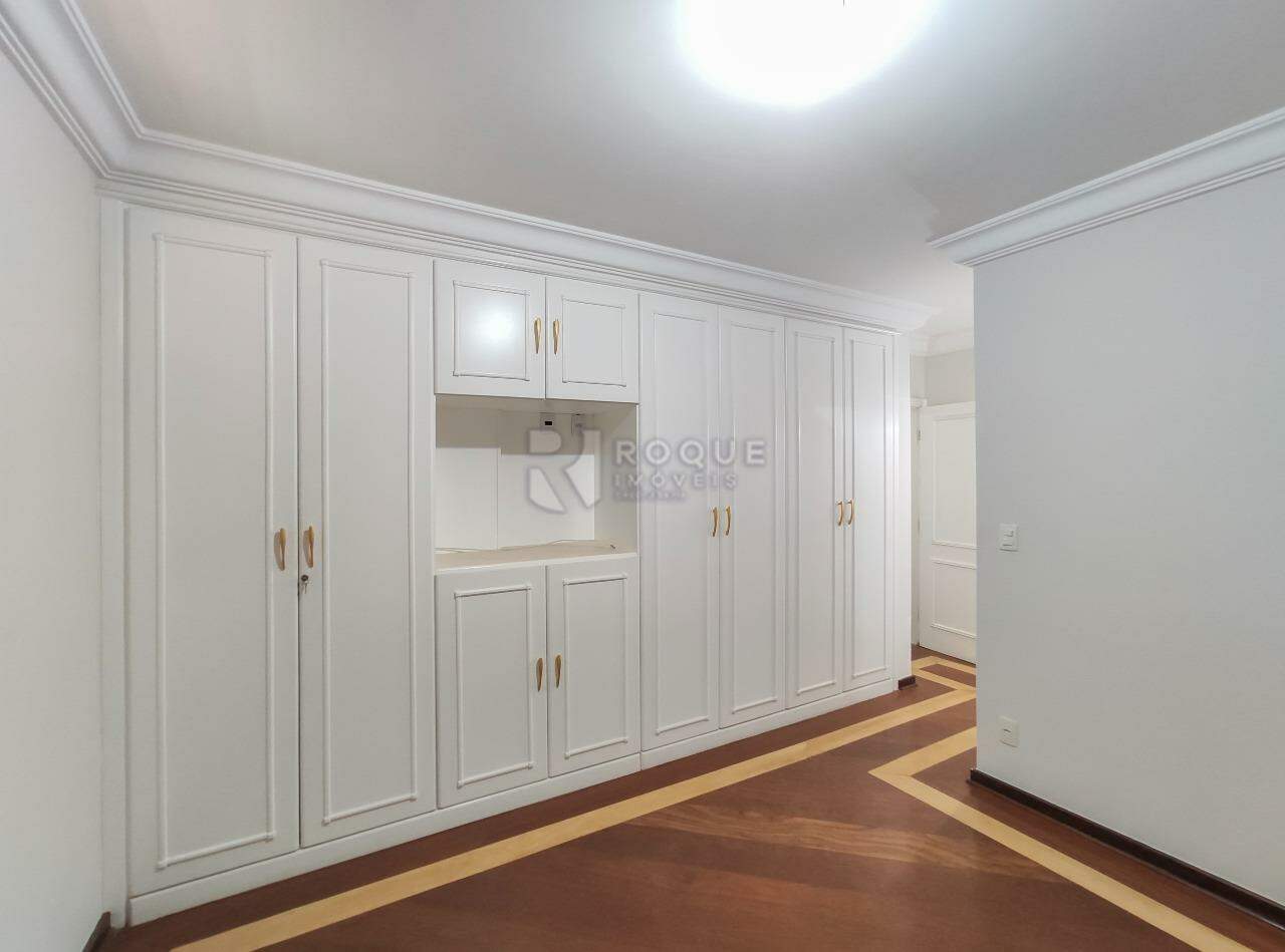 Apartamento para aluguel no bairro Centro: Dormitório 3 suíte