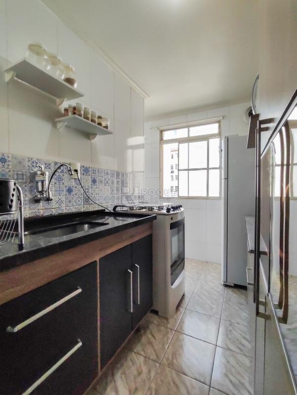 Apartamento à venda no bairro Jardim Olga Veroni: COZINHA