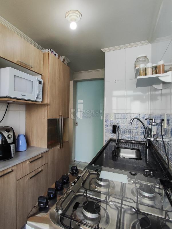 Apartamento à venda no bairro Jardim Olga Veroni: COZINHA