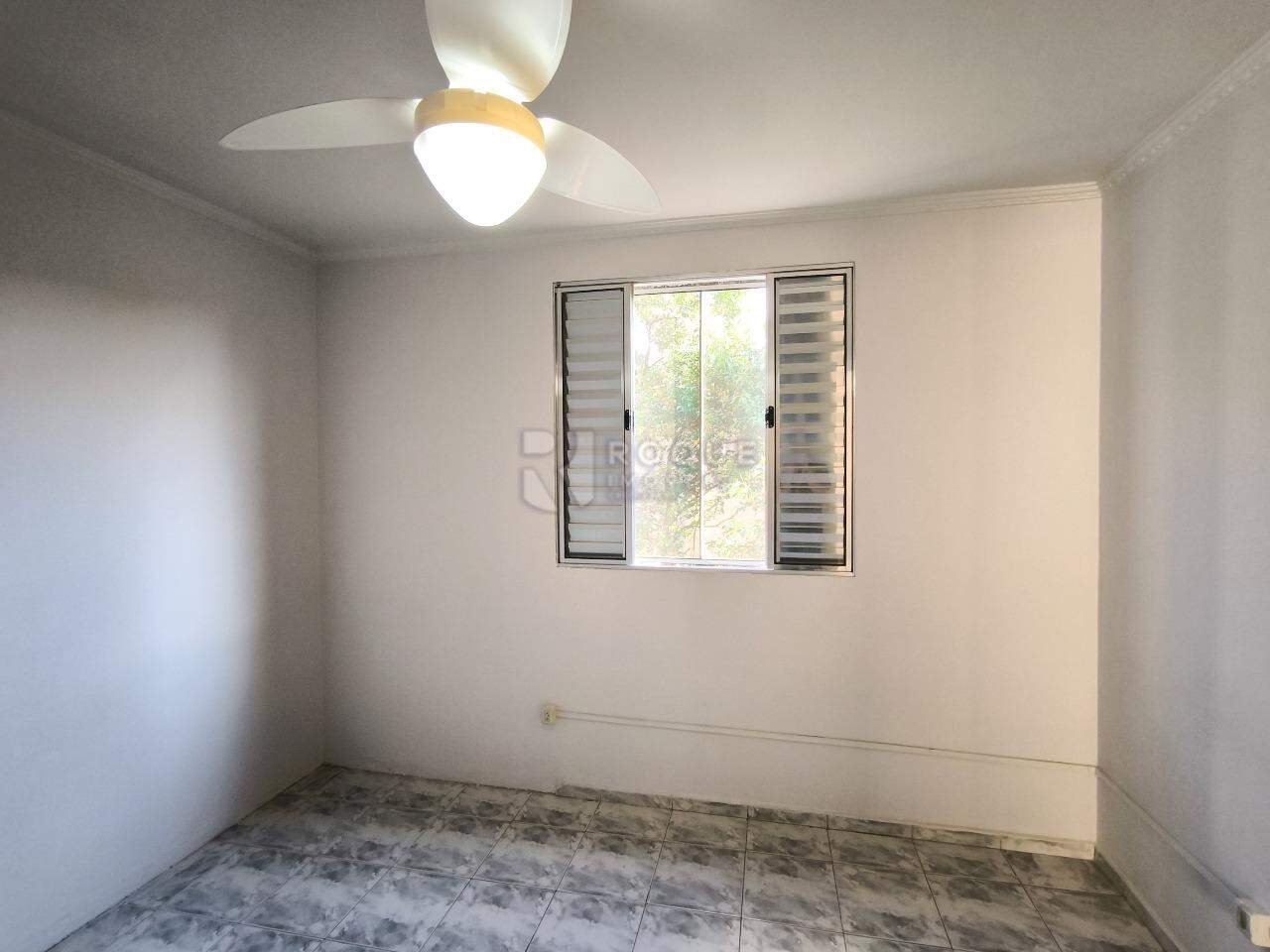 Apartamento à venda no bairro Jardim Olga Veroni: DORMITÓRIO 2