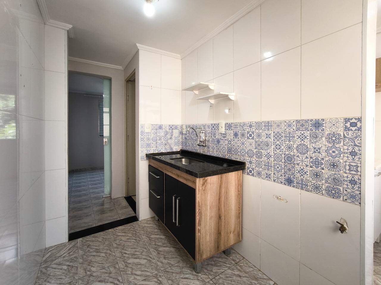 Apartamento à venda no bairro Jardim Olga Veroni: COZINHA