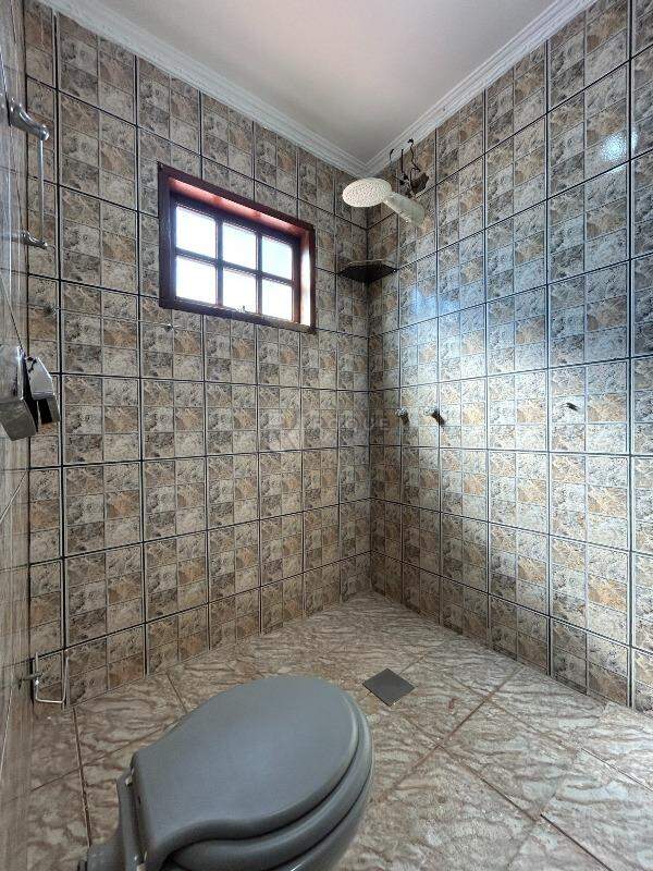 Casa Residencial para aluguel no bairro Parque Residencial Belinha Ometto: WC suíte