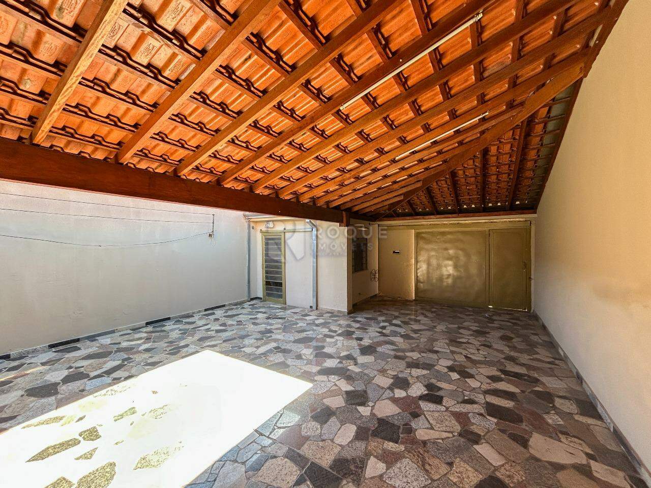 Casa Residencial para aluguel no bairro Parque Residencial Belinha Ometto: Garagem