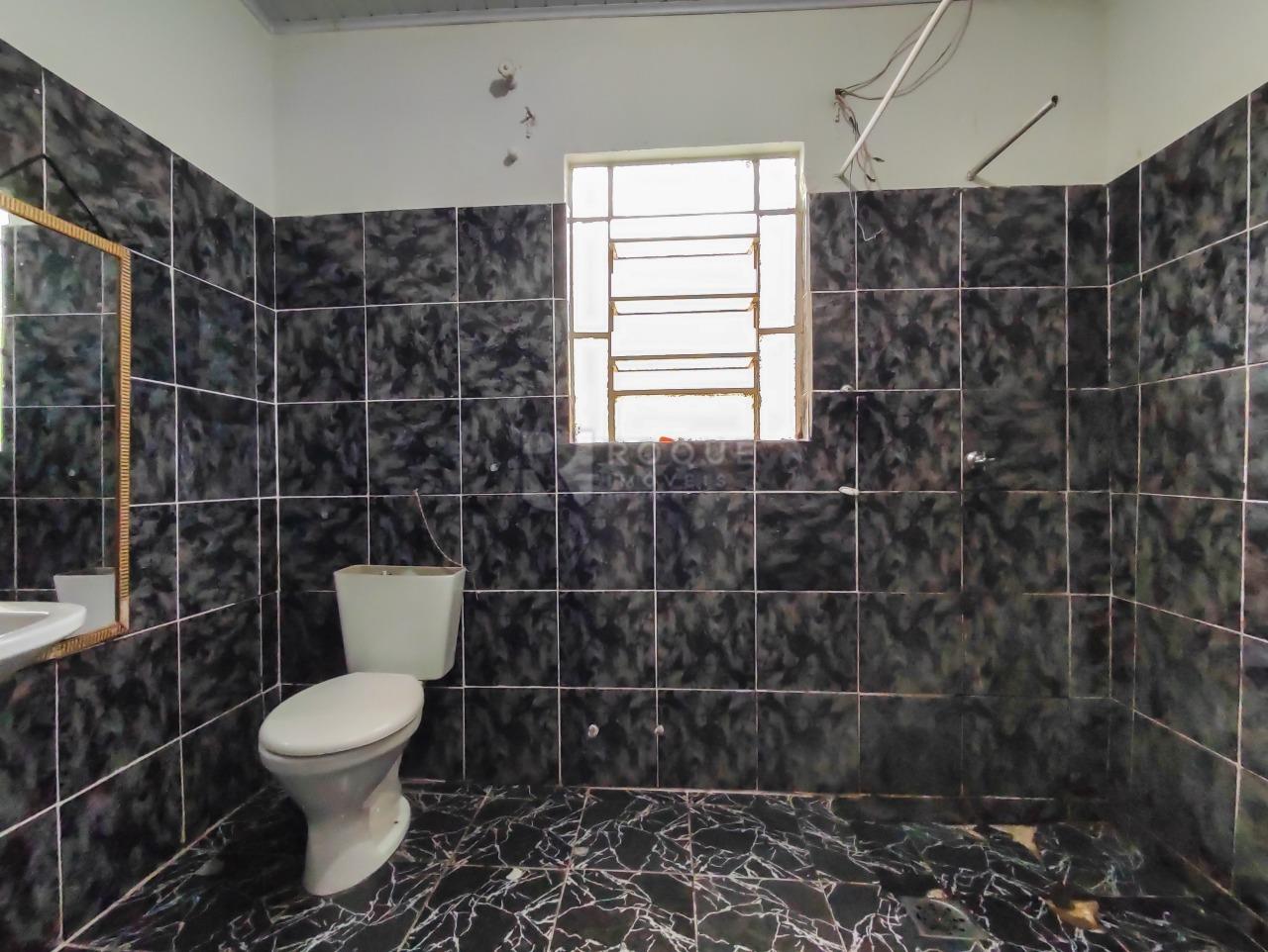 Casa Residencial à venda no bairro Centro: BANHEIRO SOCIAL