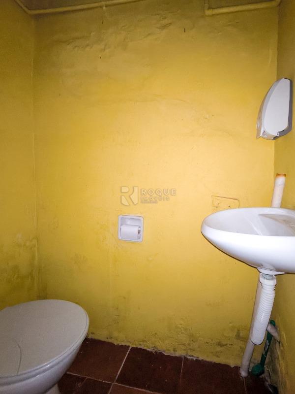 Casa Residencial à venda no bairro Centro: BANHEIRO SALÃO