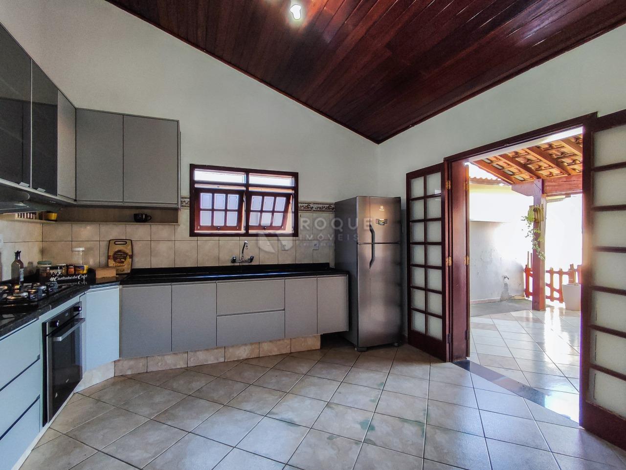 Casa Residencial à venda no bairro Vila Queiroz: COZINHA