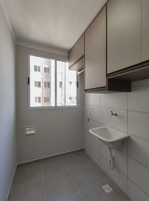 Apartamento para aluguel no bairro Vale das Esmeraldas: Área de serviço