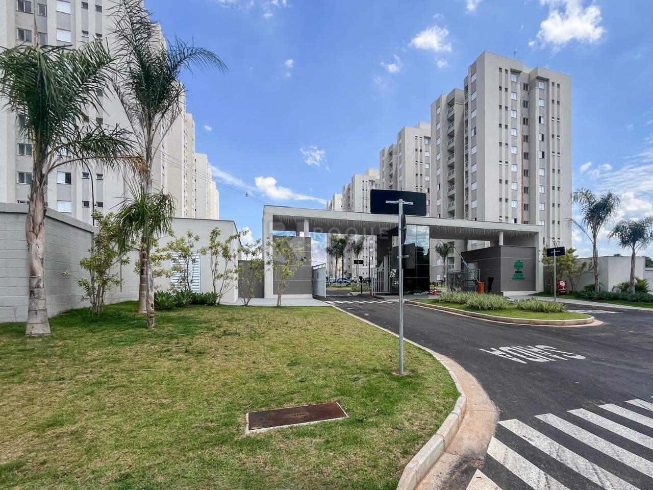 Apartamento para aluguel no bairro Vale das Esmeraldas: Fachada