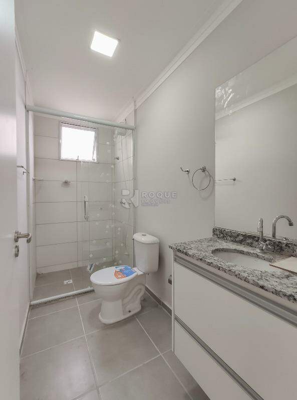 Apartamento para aluguel no bairro Vale das Esmeraldas: WC social 