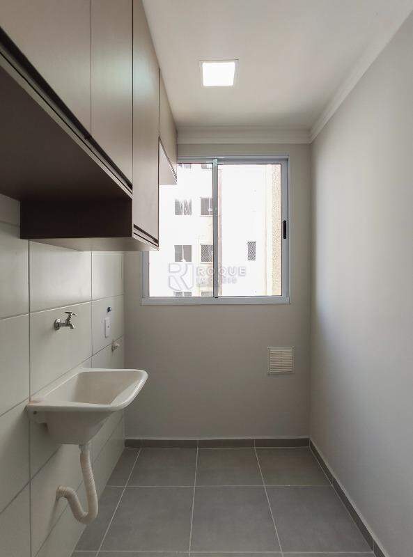 Apartamento para aluguel no bairro Vale das Esmeraldas: Área de serviço 