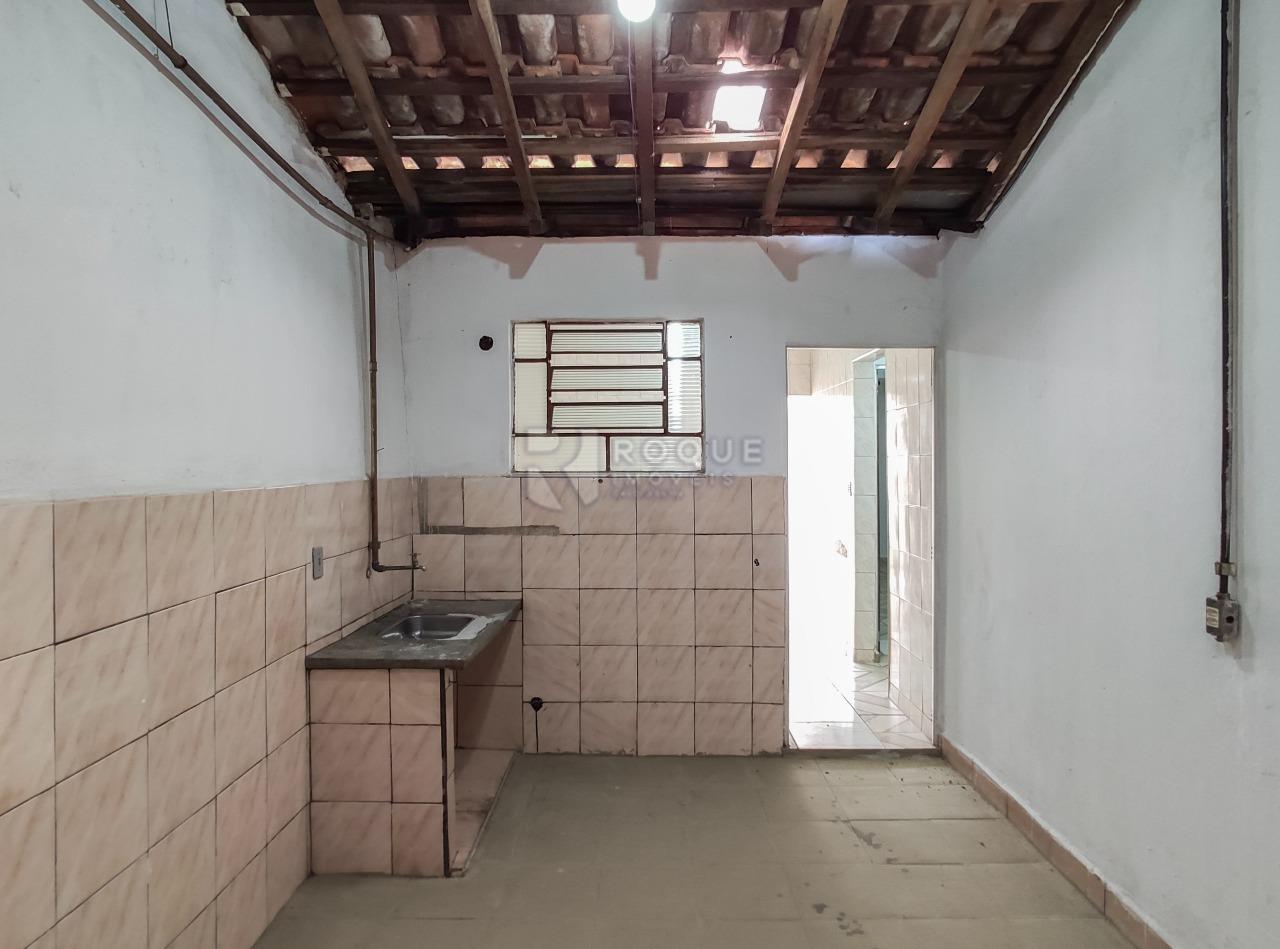 Casa Residencial para aluguel no bairro Parque Residencial Abílio Pedro: Área de serviço 