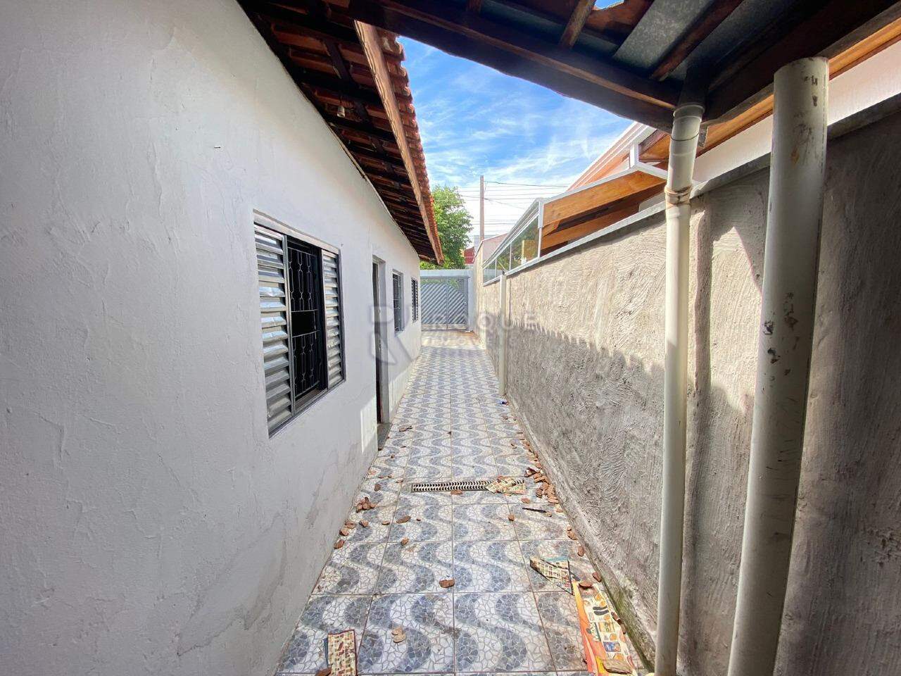 Casa Residencial à venda no bairro Jardim Barão de Limeira: Corredor lateral