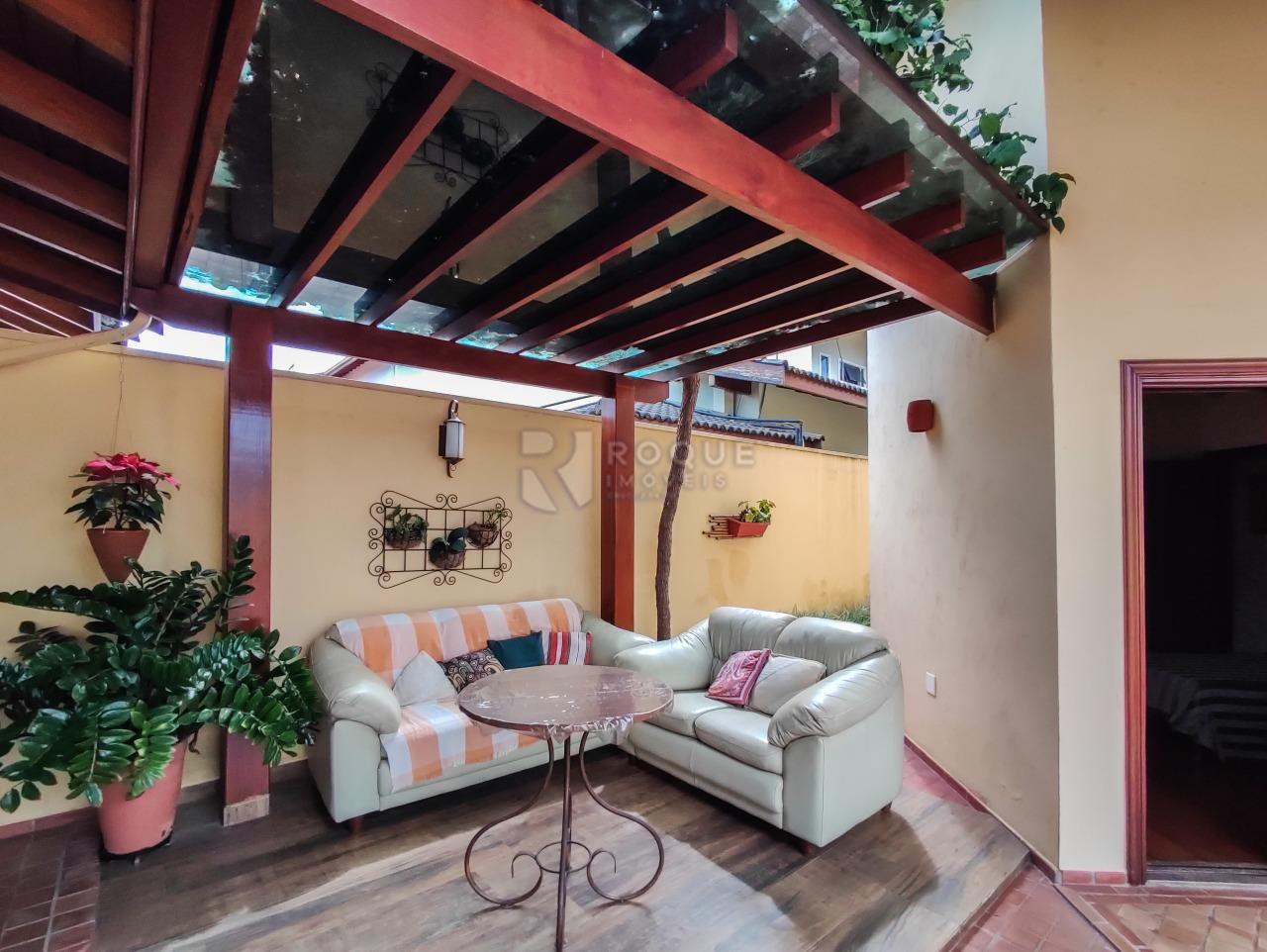 Casa em condomínio à venda no bairro Villa San Marino: PERGOLADO