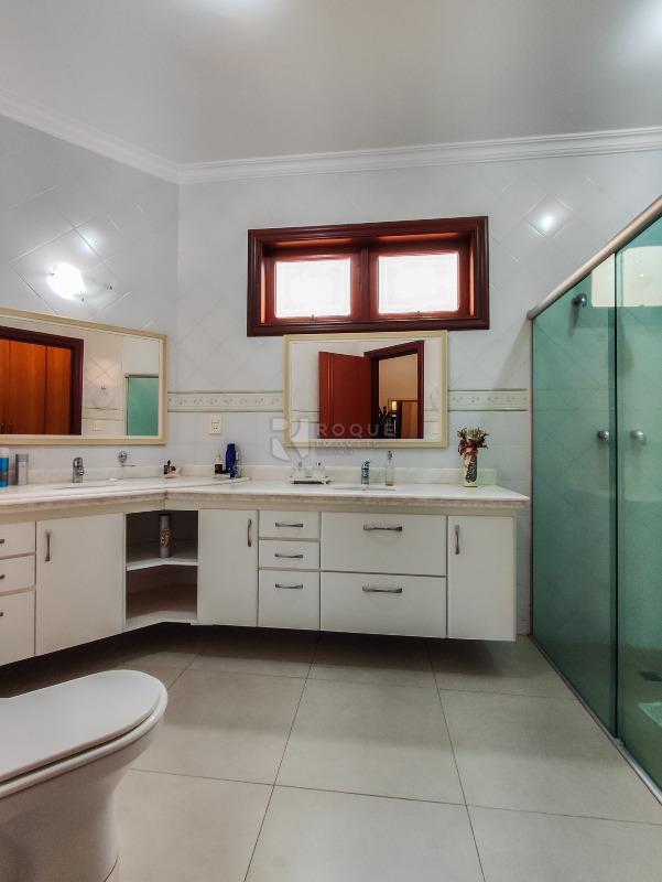 Casa em condomínio à venda no bairro Villa San Marino: WC SUÍTE