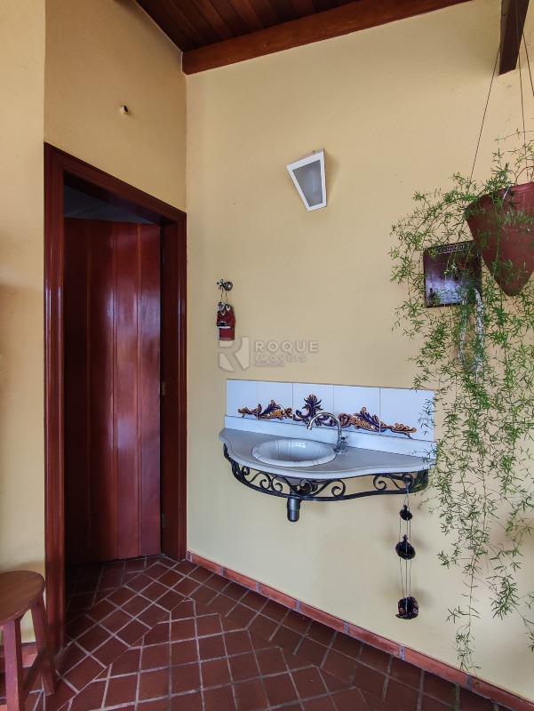 Casa em condomínio à venda no bairro Villa San Marino: LAVABO EXTERNO